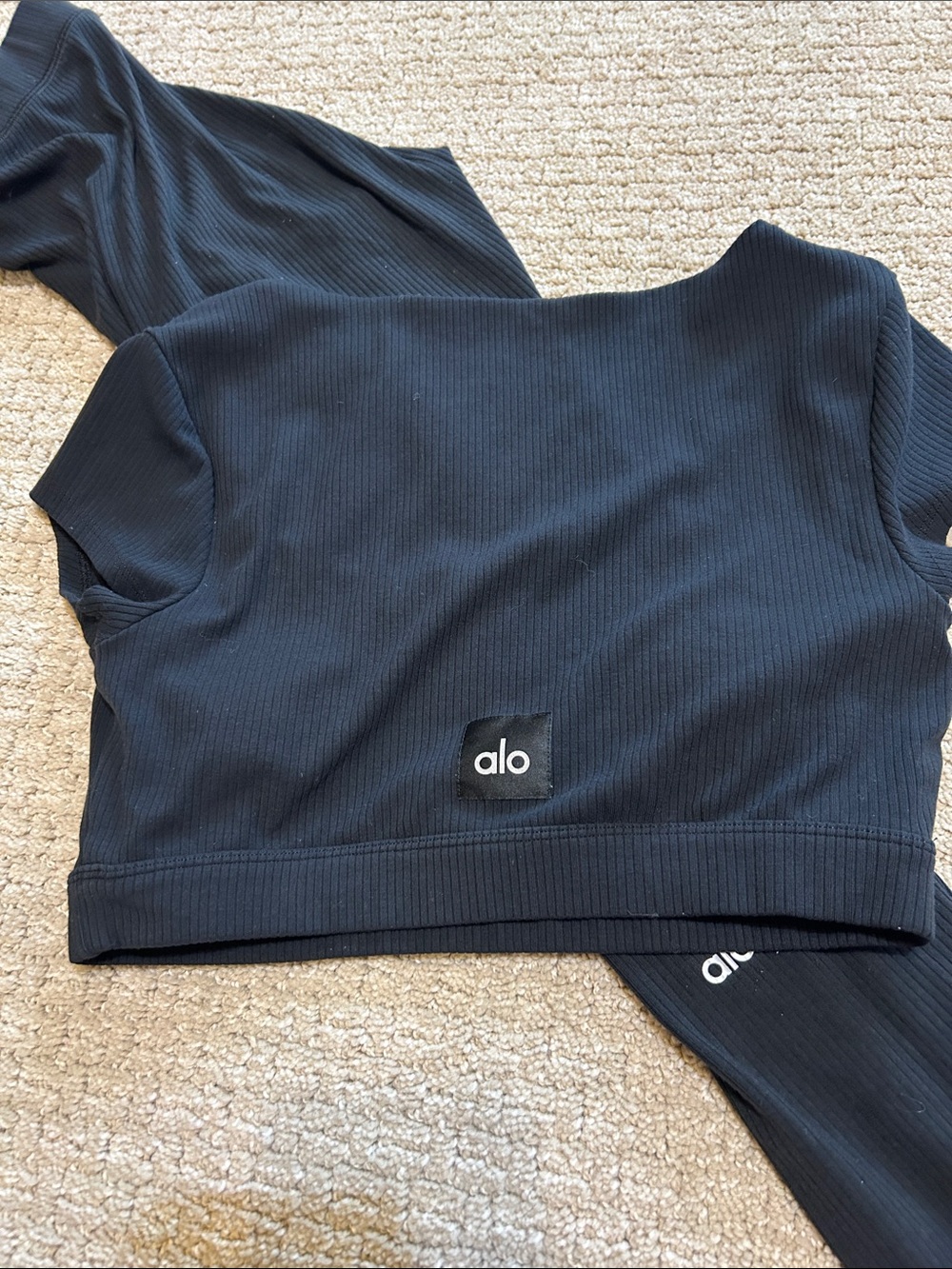 Alo Set Pre Loved Ribbed Cropped M Top, Ribbed Leggings Small - Picture 3 of 6